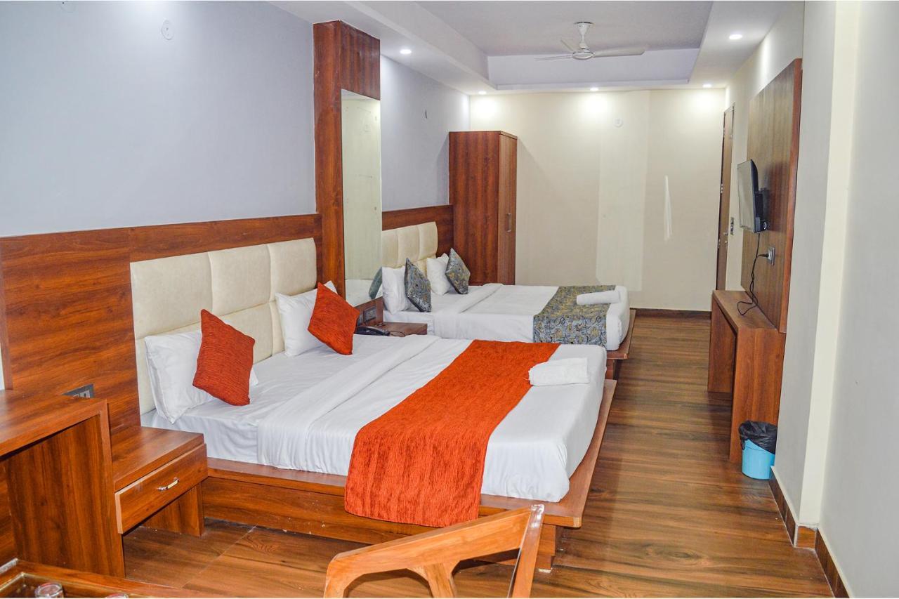 Fabhotel The Golf Inn Noida Esterno foto