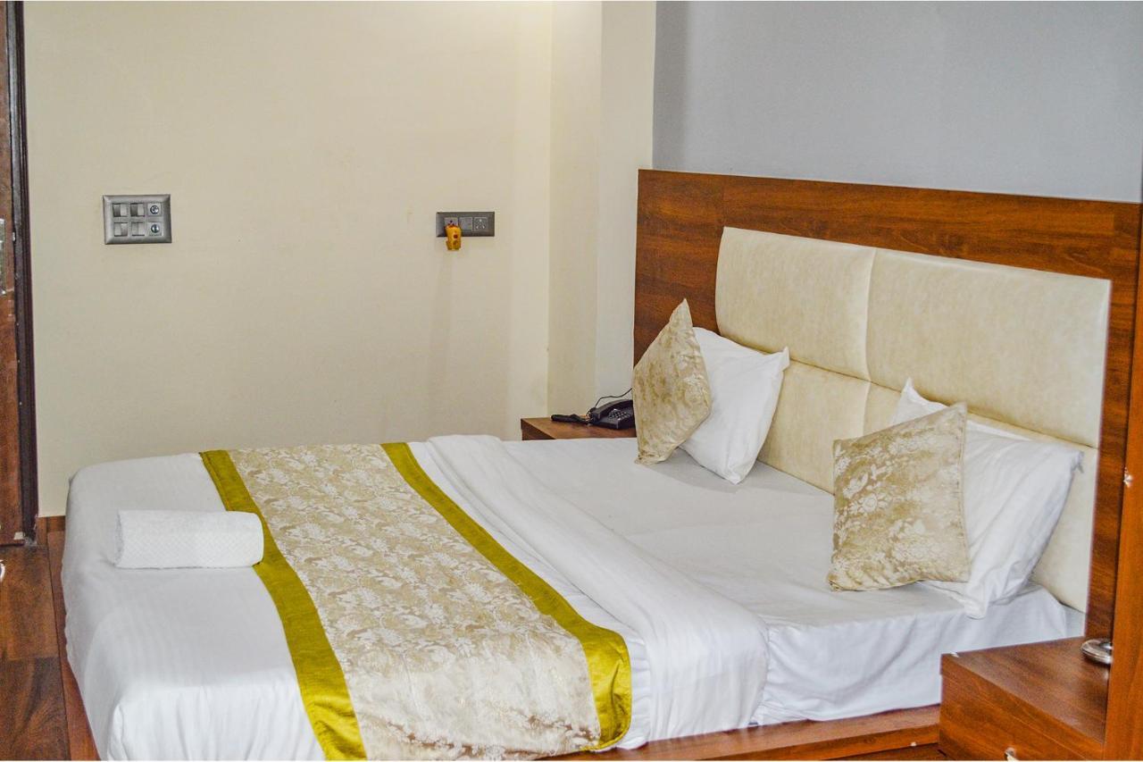 Fabhotel The Golf Inn Noida Esterno foto