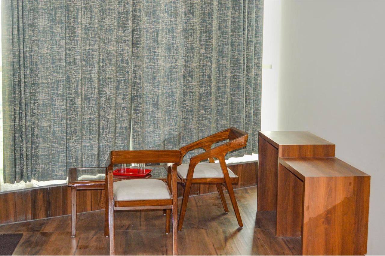 Fabhotel The Golf Inn Noida Esterno foto
