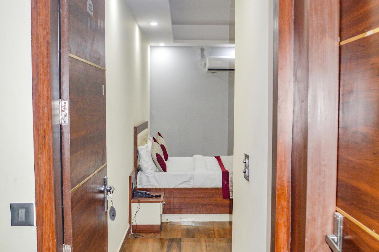 Fabhotel The Golf Inn Noida Esterno foto