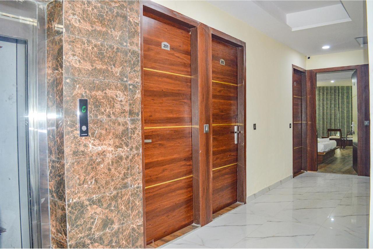 Fabhotel The Golf Inn Noida Esterno foto