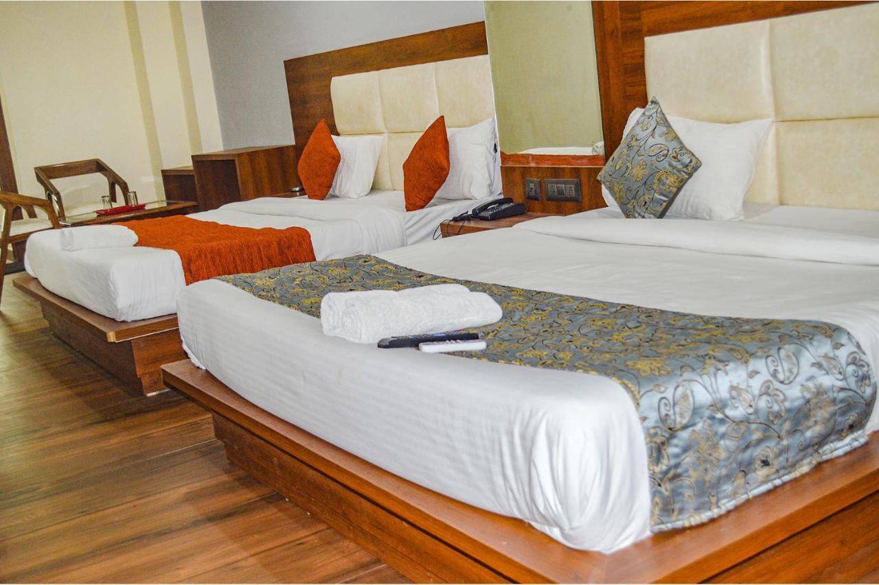 Fabhotel The Golf Inn Noida Esterno foto