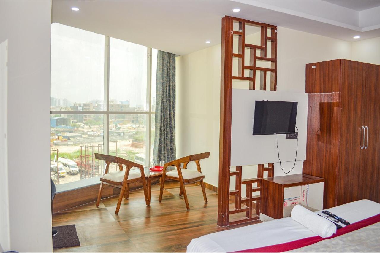 Fabhotel The Golf Inn Noida Esterno foto