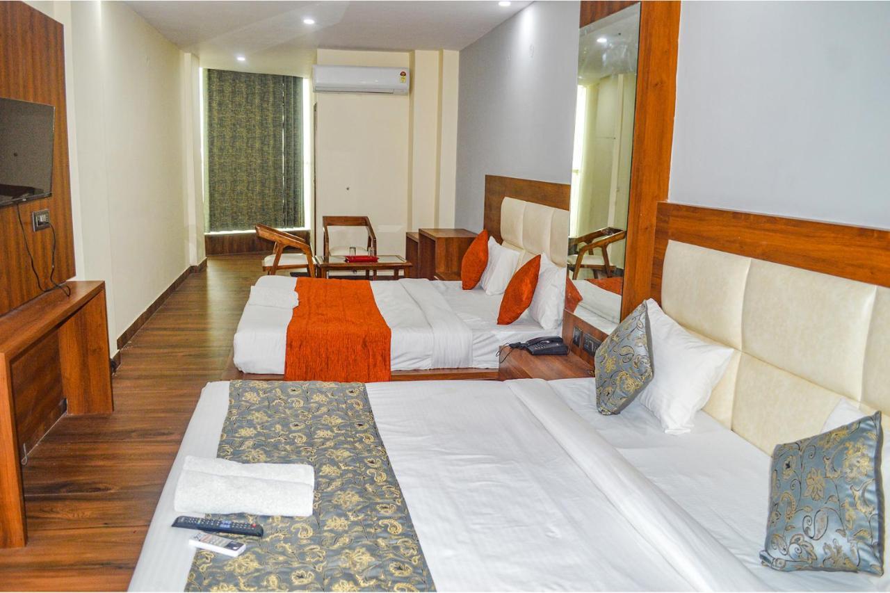 Fabhotel The Golf Inn Noida Esterno foto